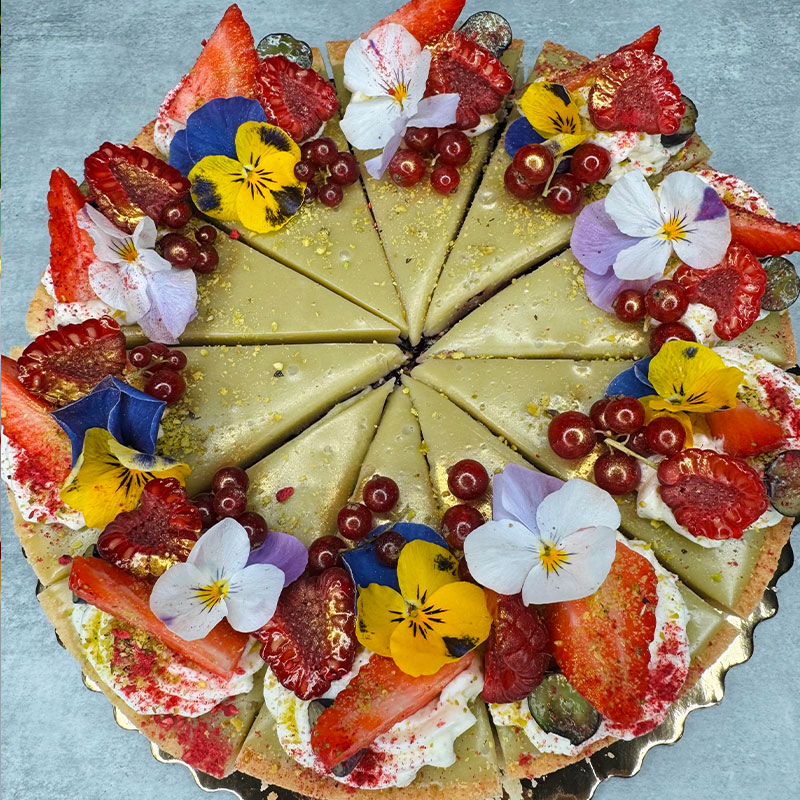 Tarta pistacjowa z frużeliną jagodową 21 cm