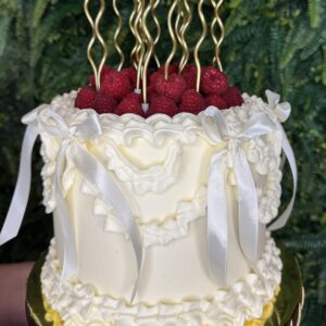 Tort o smaku cytryny i borówki 10-15os