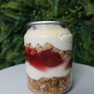 Granola z ricottą, białą czekoladą, truskawki 4szt